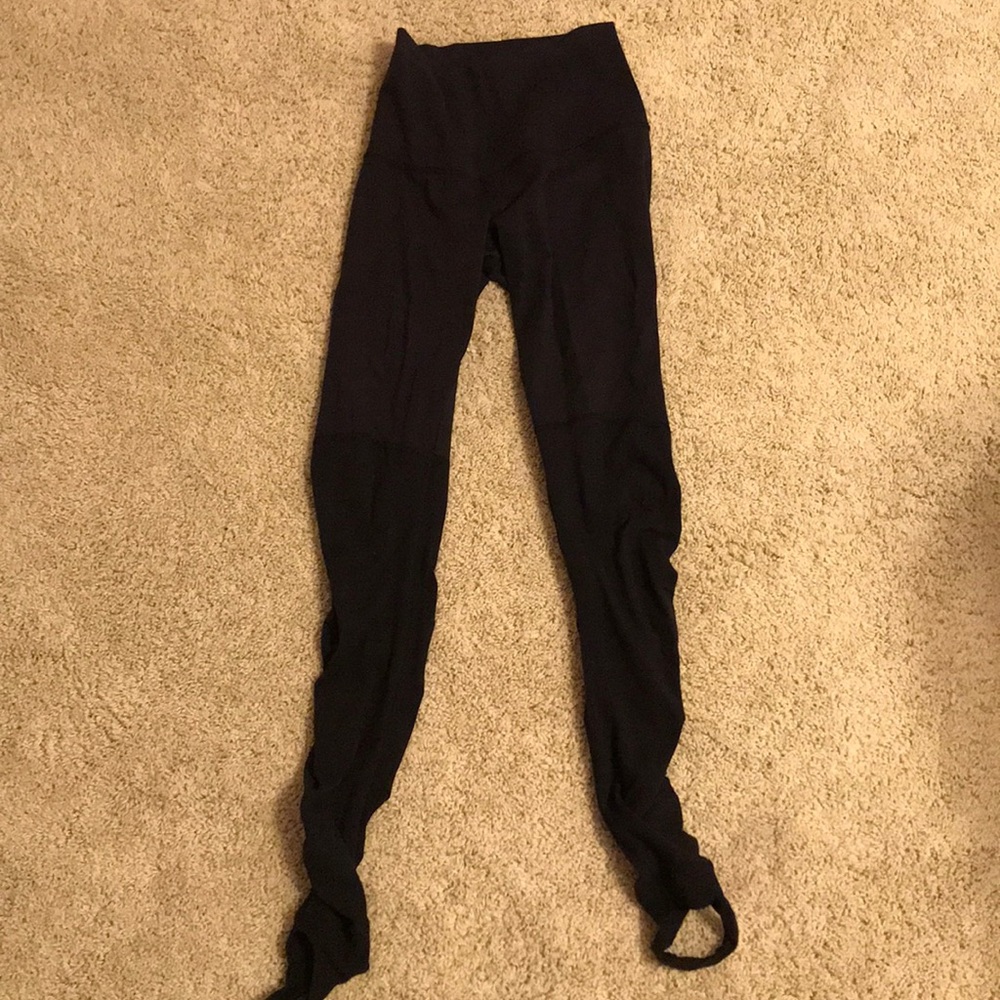 Black lululemon leggings